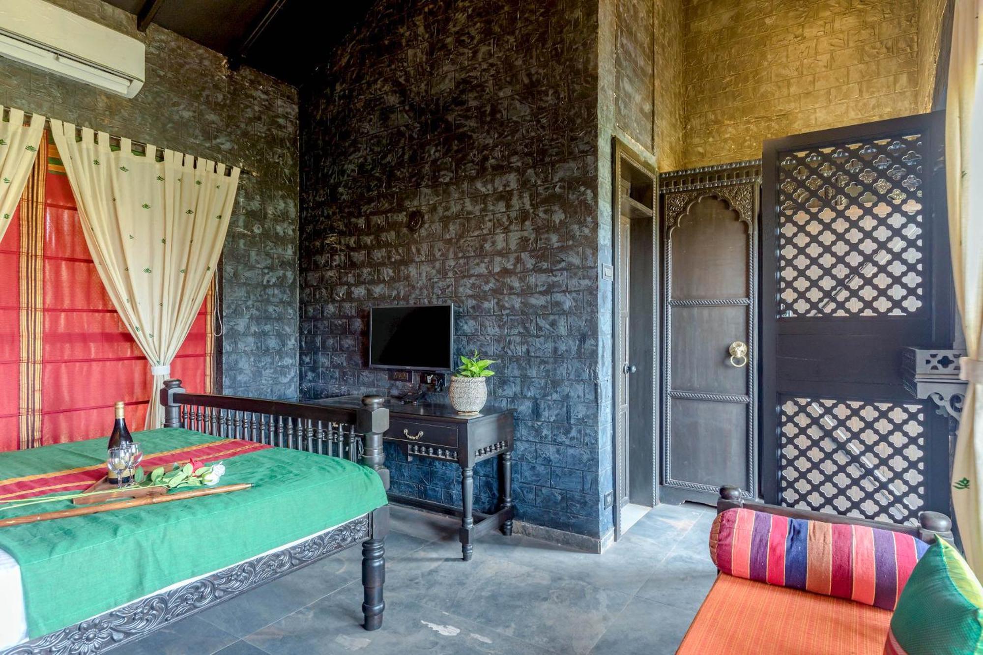 Dio Regaalo Theme Resort, Ratnāgiri Екстериор снимка